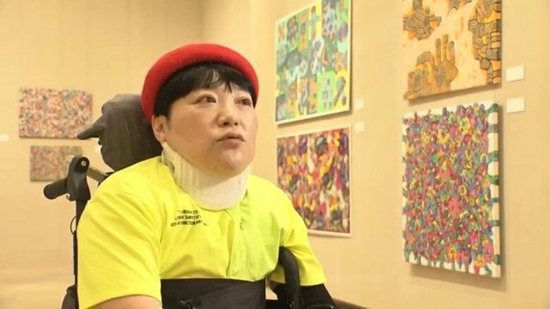 先天性の関節や骨の疾患を抱え…痛みと闘い創作を続ける画家・カミジョウミカさん30年の歩み「痛みがフワッて消える時がある。絵を描いていると集中して」｜FNNプライムオンライン