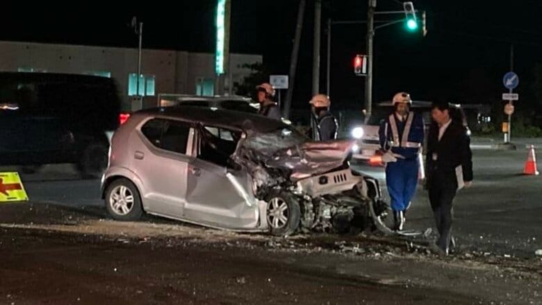【速報】ミキサー車と軽乗用車が衝突_70代くらいの男性が意識のない状態で病院搬送_国道と道道が交わる十字路交差点〈北海道北斗市〉｜FNNプライムオンライン