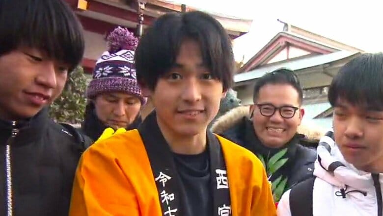 去年の「一番福」が伝授する転ばないためのアドバイス 西宮神社「福男」の高校生はことしも挑戦! 一番福でも優先権はなし「抽選から挑戦します!」|FNNプライムオンライン