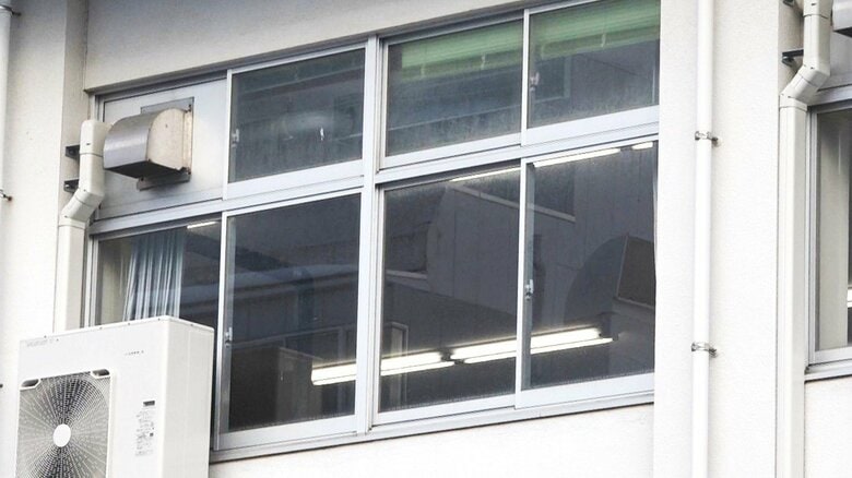 生徒の頭を叩き頬を平手打ち「だからお前らは嫌い」40代男性教諭に停職4カ月　部活に遅れた生徒を蹴った40代男性教諭に停職1カ月　福井県教委が懲戒処分｜FNNプライムオンライン