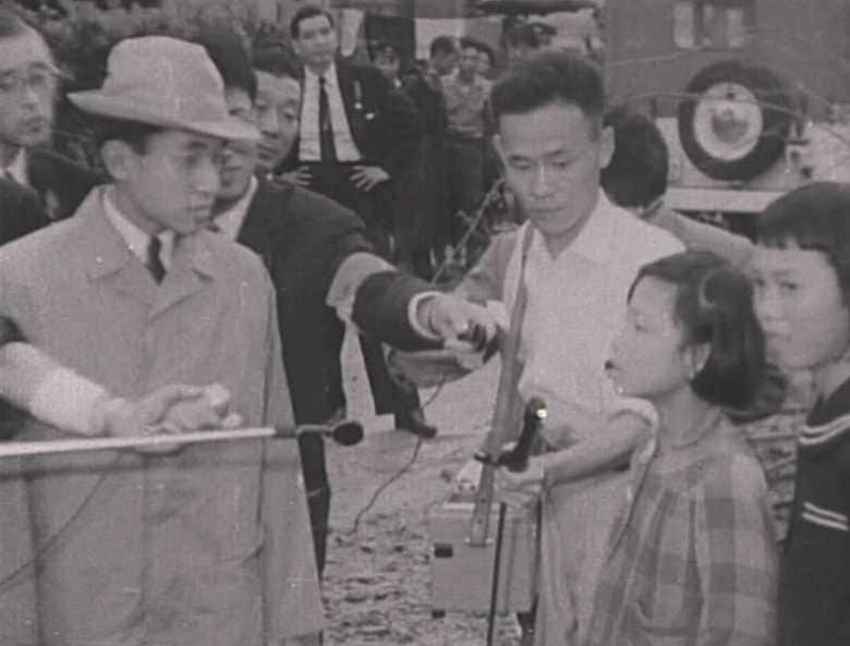 皇太子時代、伊勢湾台風の被災地へ(1959年)