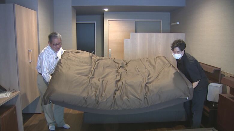 再オープンに向け準備をする大庭さん親子