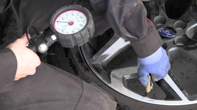 タイヤの空気圧は月に1回程度チェックすることで燃費が良くなる