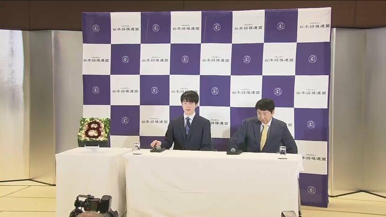地元・名古屋で会見を行った藤井聡太八冠(21)