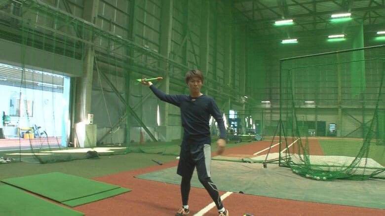 “槍”を使った独自の練習法に励む山本由伸（2018年）