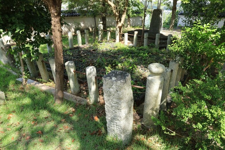三木城本丸内に今も残る「かんかん井戸」