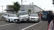 「激しい音とひどい衝撃」信号待ちの車列に猛スピードで突っ込み7台絡む事故「踏み間違えた」　北海道・北広島市