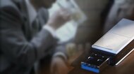「尼崎市民の情報入りUSB」発見!泥酔し寝ていた路上近くのマンション敷地内で…紛失当日は「会社休み1人で探すも見つからず」