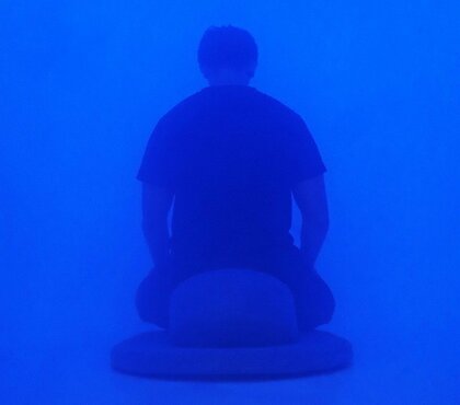 瞑想　女性　全裸 移動式の“瞑想”体験トラックが登場…“非日常”に「ミスト・光・音・香り」でどういざなう？開発の狙いを聞いた｜FNNプライムオンライン