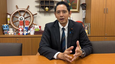 ペルー生まれでカメラと靴下が好き　国民民主・深作ヘスス議員　鳩山氏の普天間発言受け政界へ　野党として外交・安保担う決意【永田町バトン】