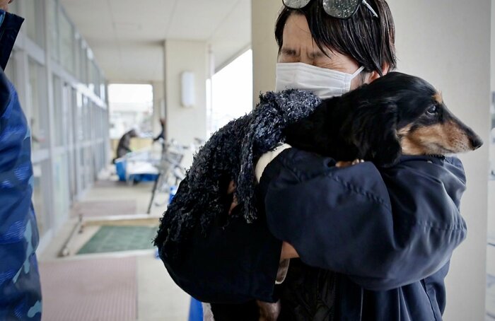 「絶対にまた一緒に暮らそうね」 そう何度も話しかけた(写真提供:ピースワンコ・ジャパン)