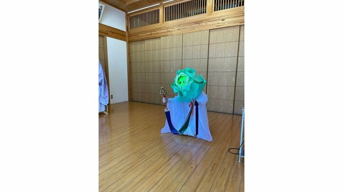 お供えのキャベツの化身だという(出典:有鹿神社)