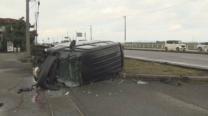親子が乗車していた軽自動車（7日）