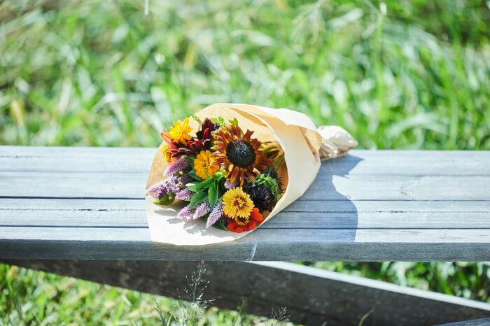 「ネコハナギフト M」タイプの花束
