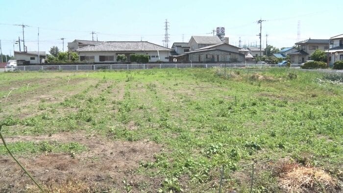 岡田さんが白いカラスと遭遇した畑
