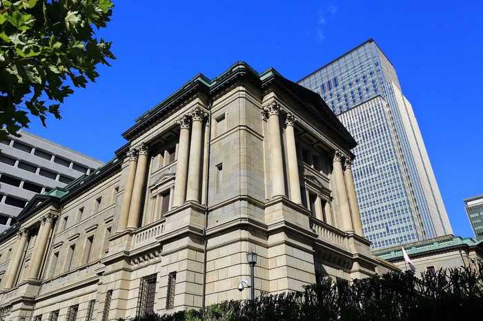 「利益なき消耗戦」止まらないアパレル業界の倒産…消費増税その後