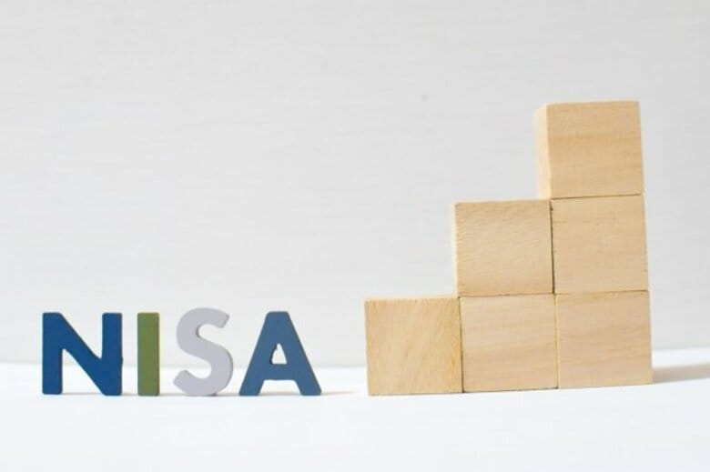 2025年『NISA 証券会社/銀行』利用実態データ|【証券会社】では「商品の種類」、【銀行】では「口座開設手続きの容易さ」を利用前に重視 (オリコン顧客満足度(R)調査)