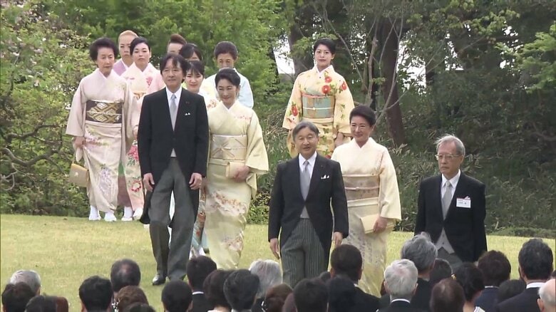 春の園遊会で両陛下がソフトボール談義…宇津木妙子さん「愛子さまも『ノックやってみたい』と」各界功労者約1400人出席｜FNNプライムオンライン