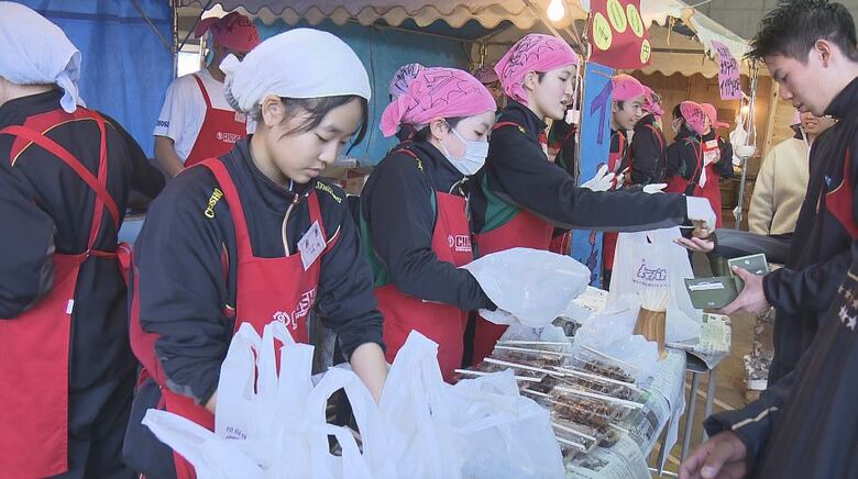 「新米コシヒカリ5キロ3900円！」　高校生が仕入れから販売まで　活気あふれる101回目の長商デパート　長野商業高校｜FNNプライムオンライン
