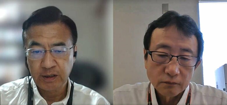 安田貴彦氏（左）に話を聞く筆者