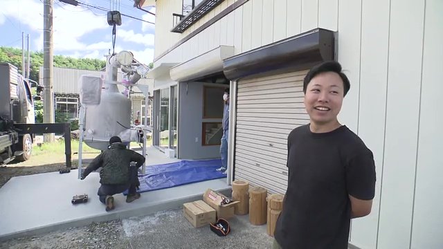 蒸留器が運び込まれる（2024年8月）