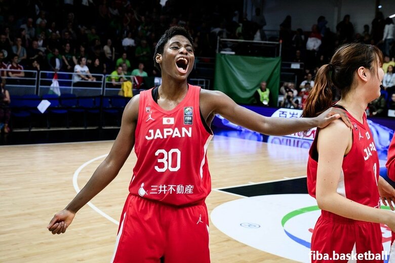 スペイン戦勝利、五輪出場決定を喜ぶ馬瓜エブリン（11日、ハンガリー・ショプロン）