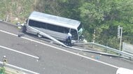 福島・磐越道バス事故　現場にブレーキ痕なし、バス運転手「曲がり切れなかった」　17歳男子高校生が死亡、20人けが