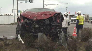 時速140キロ超で信号無視して交差点進入か「他の車を追い抜いてやろうと」 母子死亡の衝…