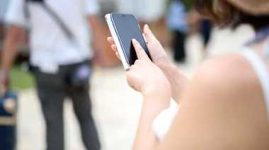 猛暑下で気づきにくい「スマホやけど」に要注意…ケースも高温に
