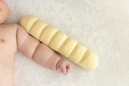 母「原因これだわ」手足が“ちぎりパン”にならない赤ちゃんの“筋トレ”姿に驚き！普段の様子を聞いた｜FNNプライムオンライン