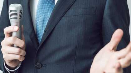 政治家は割に合わない商売か？　地味な「なり」をしているワケ   