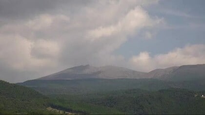 新燃岳　噴火警戒レベル2に引き下げ　火山活動に低下傾向