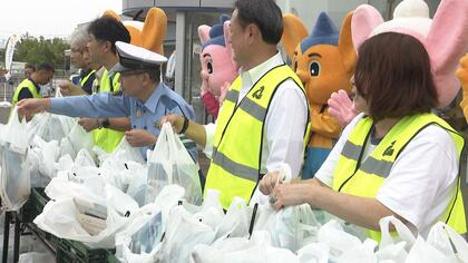 「交通事故なし（梨）」を願って…“秋の味覚”と共に交通安全呼びかけ　参加者には「梨」配られる　警視庁