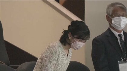 佳子さま、皇室で初めて女子高校野球選抜大会を観戦　観客の歓声に手を振られる　説明受け熱心に見守られる姿も