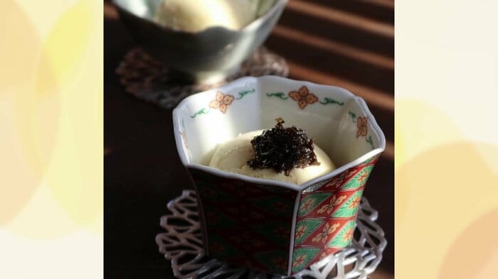 カフェで提供している佃煮をトッピングしたアイス（提供：かふぇ うたせ）