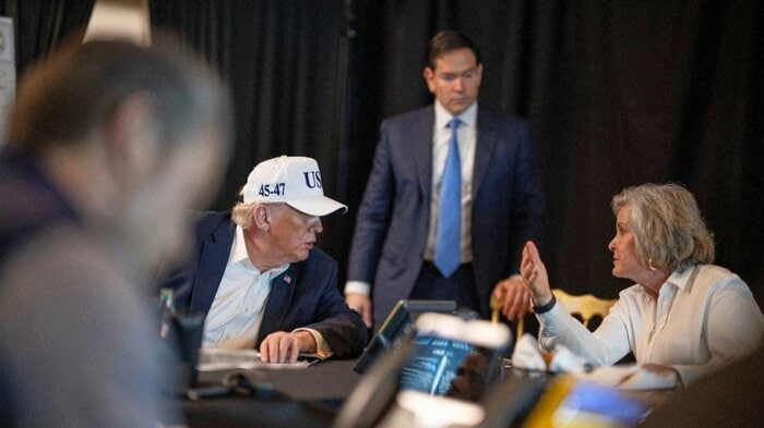 イランへの軍事作戦を指揮するトランプ大統領（フロリダ州パームビーチ・2月28日）