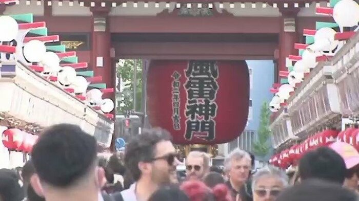 訪日外国人観光客によるインバウンド消費も、統計上は「輸出」に含まれる。全体を押し上げた