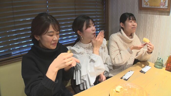 「テルゴ」を食べるお客さん