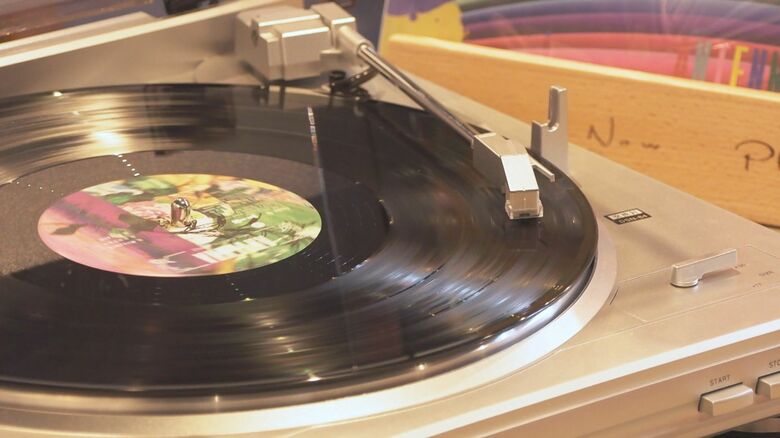 昭和世代の音楽文化の象徴がなぜ? アナログ新鮮! 若者にレコードブーム 人気アーティストも続々発売 【福岡発】|FNNプライムオンライン