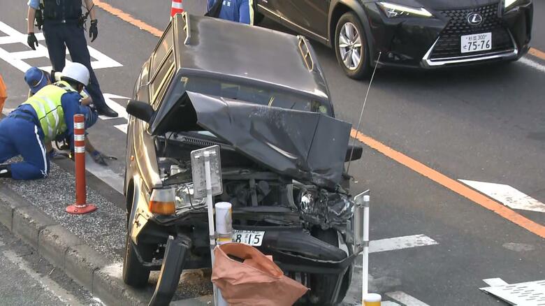 乗用車が縁石に乗り上げバス専用レーンにいたバスに追突…乗用車の運転手1人けが命に別条なし　東京・練馬区｜FNNプライムオンライン