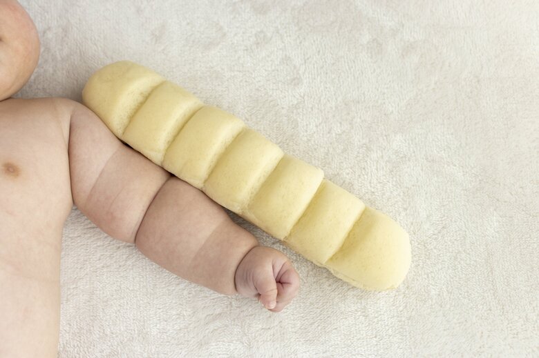 赤ちゃんの“ぷにぷに”な腕はまるで「ちぎりパン」?(画像はイメージ)
