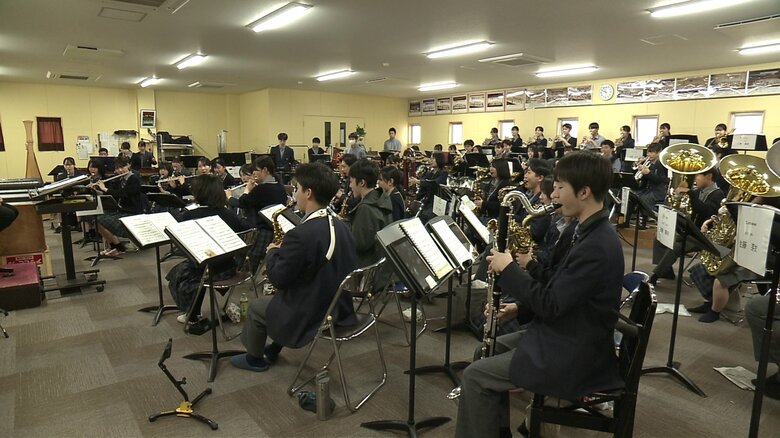 部員数126人（4月時点）の明桜高校（秋田市）吹奏楽部