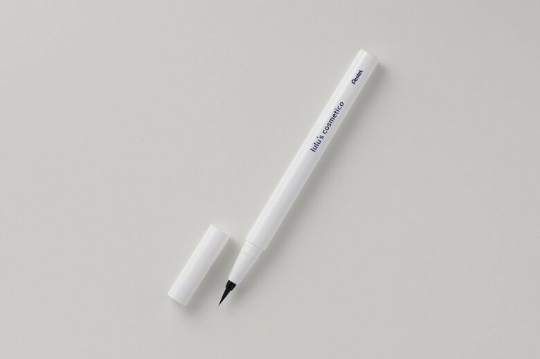 プルシアンブルー（提供：ぺんてる）