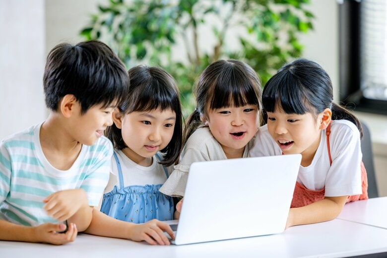 13歳未満はAIが出すような極論にも「待てよ」が働きにくい（画像：イメージ）