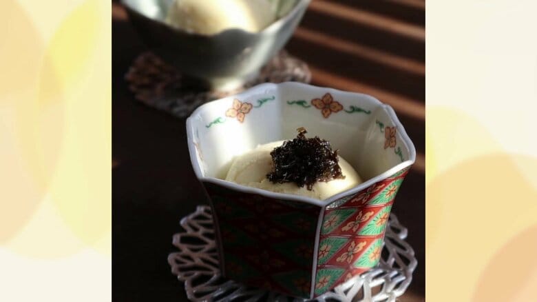 カフェで提供している佃煮をトッピングしたアイス（提供：かふぇ うたせ）
