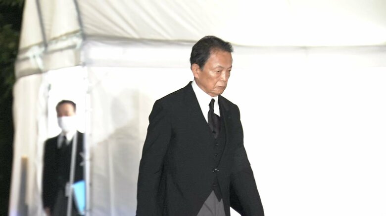 自民党の麻生太郎最高顧問