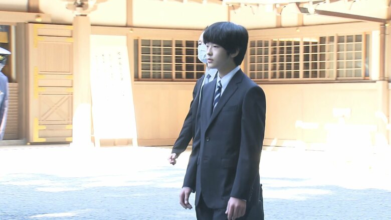 「内宮」に先立ち「外宮」を参拝される悠仁さま（1日午後）