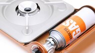 カセットボンベに“使用期限”があるのを知ってる?劣化は底面と“3つの注意”で見極める!家でのお勧め保管場所も