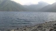 山梨県の本栖湖で男性(25)死亡　SUP中に転落か　水深3メートル湖底で発見