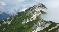 夫婦で登山中の74歳女性が転倒し負傷　自力下山も途中で歩行困難になり救助を要請　北アルプス燕岳